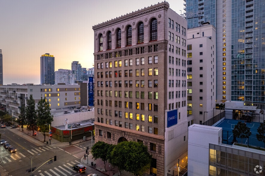 315 W 9th St, Los Angeles, CA for lease - Building Photo - Image 2 of 31