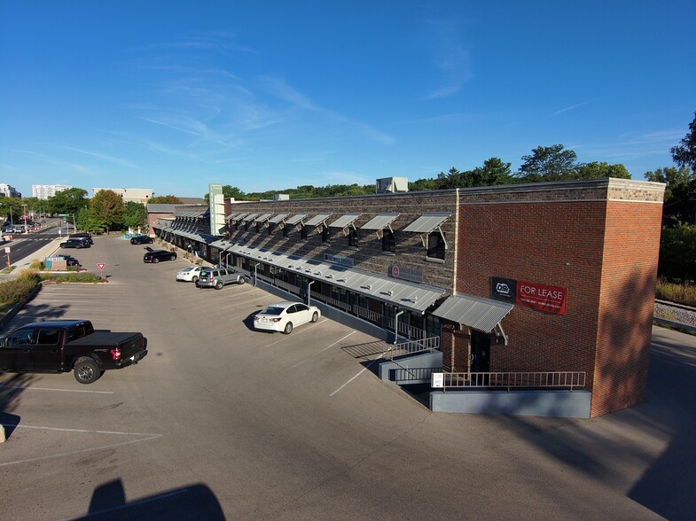 3200-3260 University Ave, Madison, WI for lease - Building Photo - Image 3 of 3