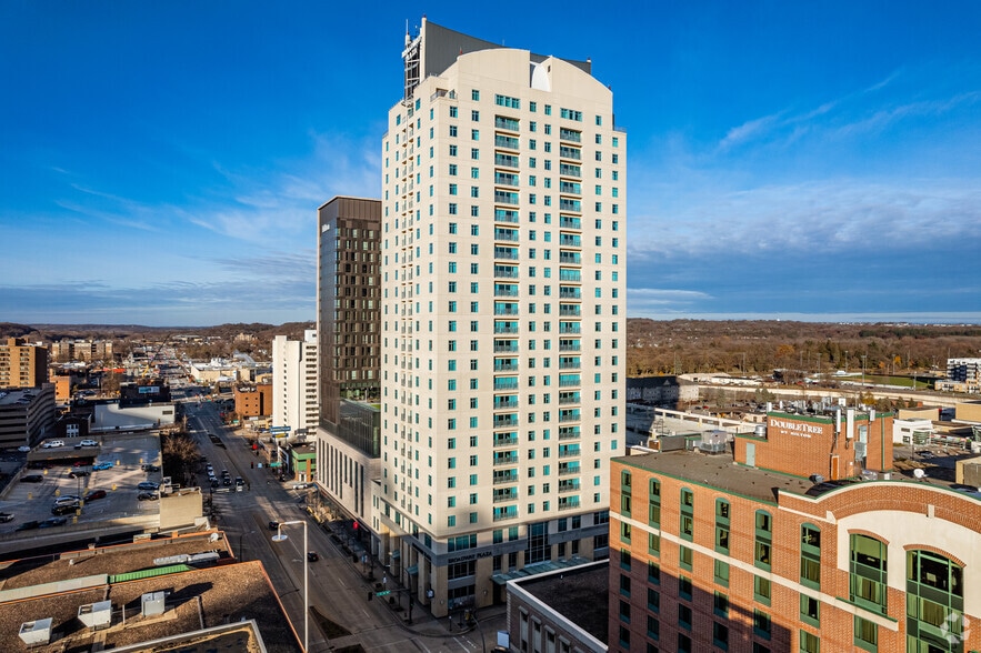 15 1st St SE, Rochester, MN for lease - Primary Photo - Image 1 of 17