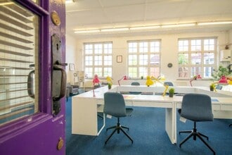 Alexander Rd, St Albans for lease Interior Photo- Image 2 of 3