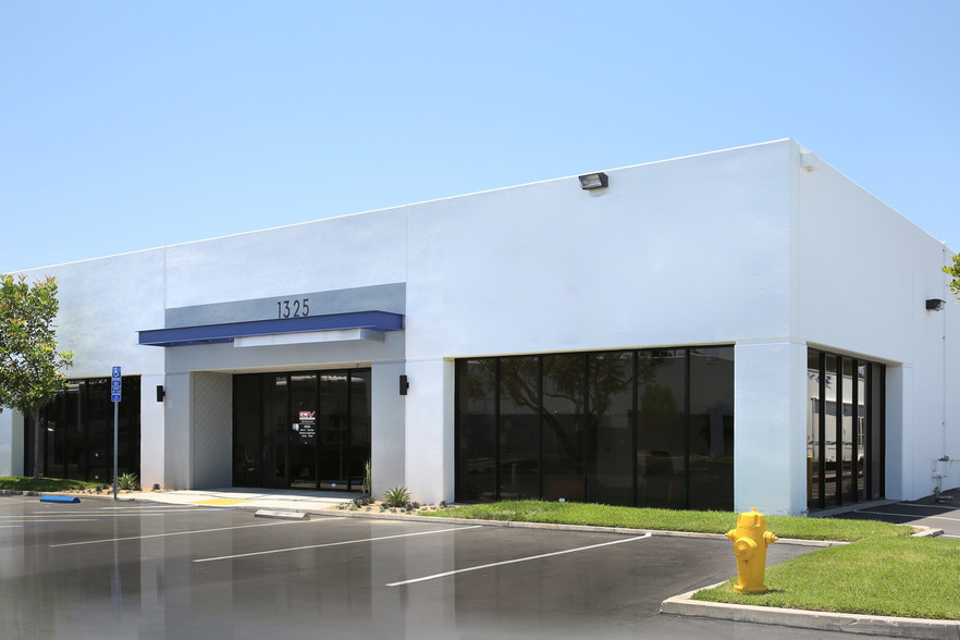 1325 N Blue Gum St, Anaheim, CA for sale - Building Photo - Image 1 of 2