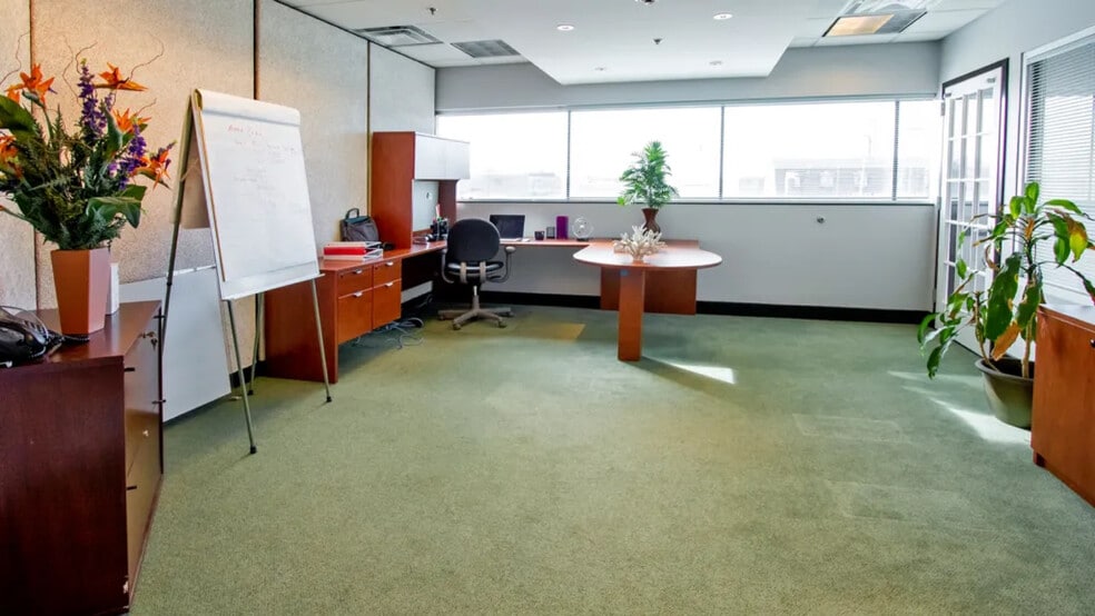 670 Long Beach Blvd, Long Beach, NY for sale - Building Photo - Image 2 of 9