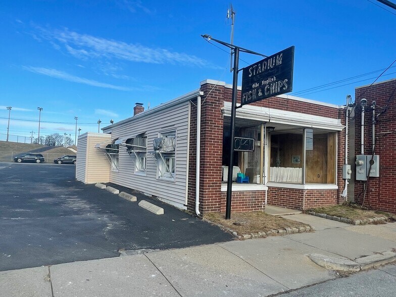 1079 Park Ave, Cranston, RI 02910 - Retail for Sale | LoopNet