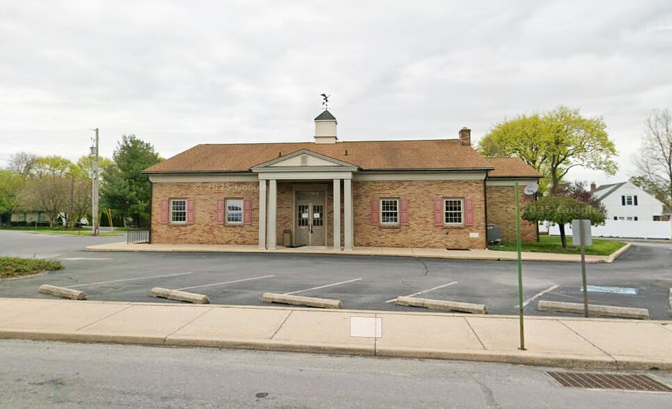 Bank Investment Portfolio portfolio of 7 properties for sale on LoopNet.com - Building Photo - Image 2 of 15