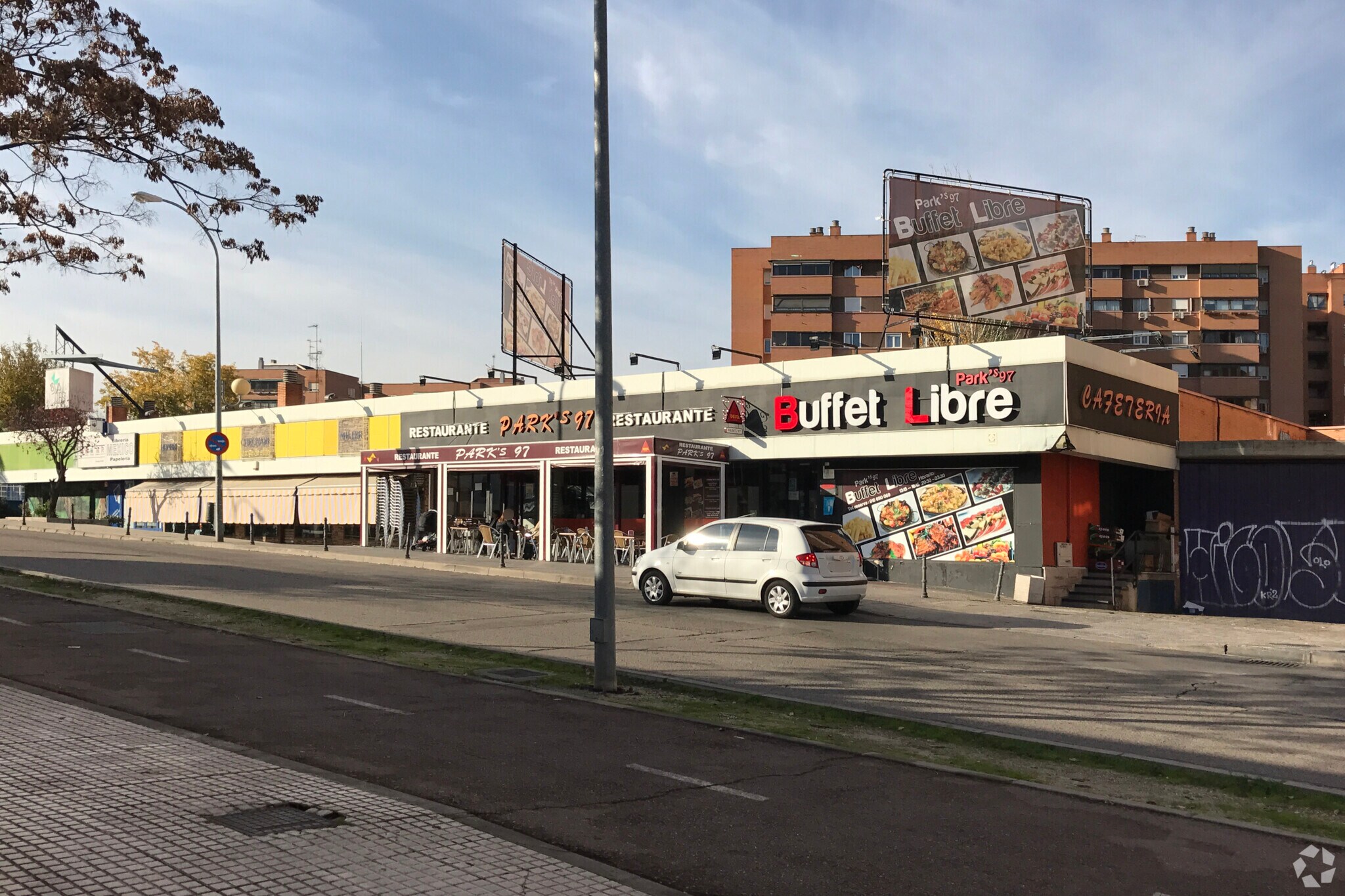 Retail in Coslada, Madrid for sale Primary Photo- Image 1 of 5