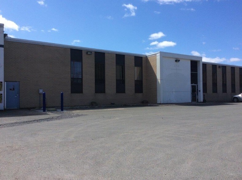 766 Watervliet Shaker Rd, Colonie, NY for sale - Building Photo - Image 1 of 1