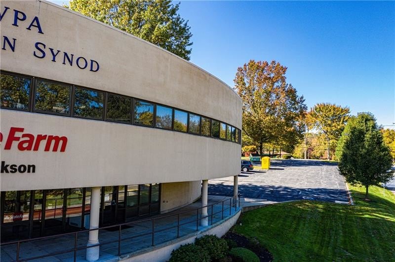9625 Perry Hwy, Pittsburgh, PA for sale - Building Photo - Image 1 of 8