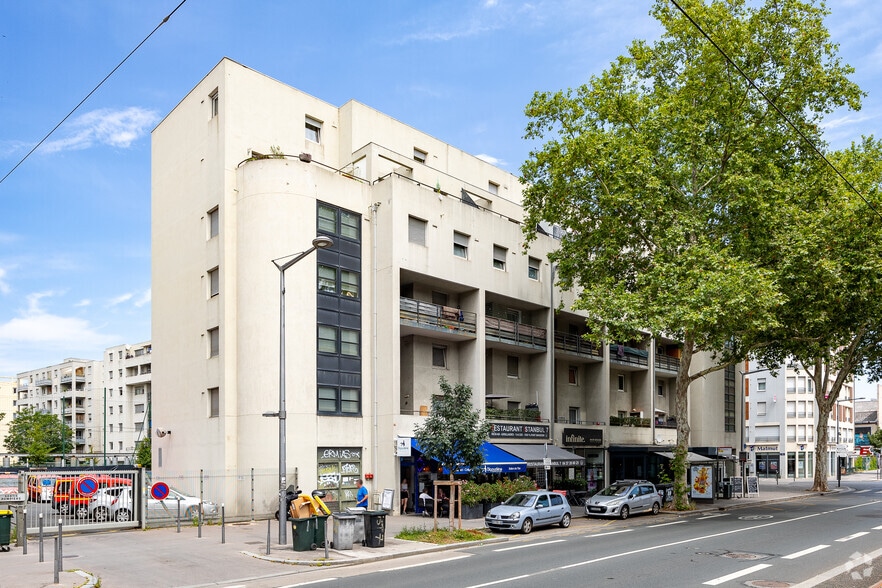 202-204 Rue Marcel Mérieux, Lyon for lease - Building Photo - Image 2 of 25