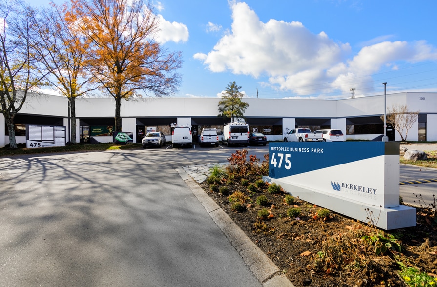 475 Metroplex Dr, Nashville, TN for lease - Building Photo - Image 2 of 5