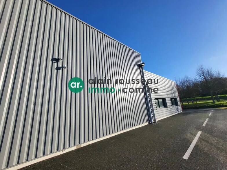 Flex in Loire-Authion for lease - Building Photo - Image 1 of 8