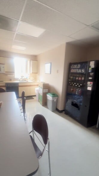 7915 Malcolm Rd, Clinton, MD for lease - Commercial Listing Video - Image 2 of 19