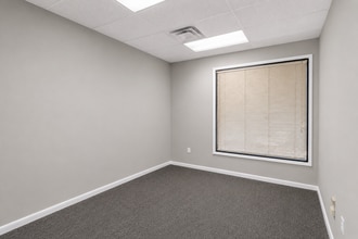 221 Executive Cir, Savannah, GA for lease Interior Photo- Image 2 of 4