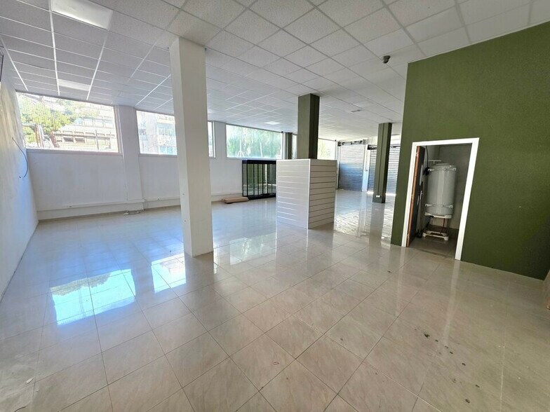 Retail in Nice for lease - Building Photo - Image 1 of 8