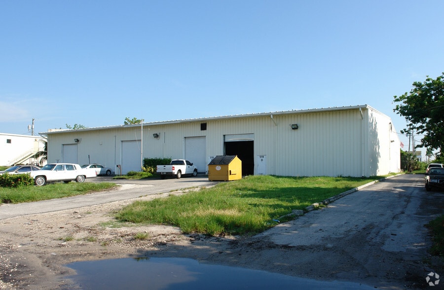 519 SE 32nd Ct, Fort Lauderdale, FL for lease - Building Photo - Image 3 of 16