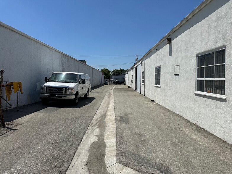 9733 Klingerman St, South El Monte, CA for lease - Building Photo - Image 2 of 17