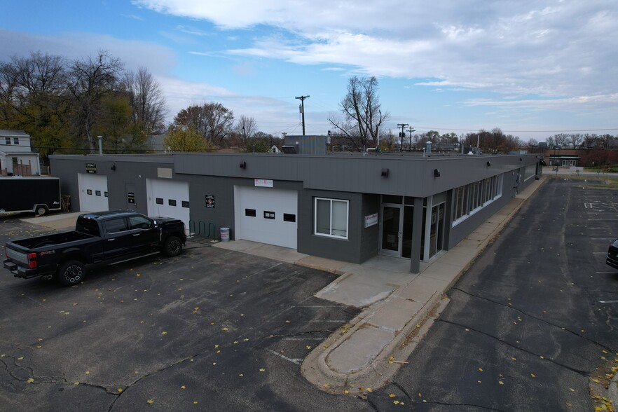 8200 Grand Ave S, Bloomington, MN for sale - Building Photo - Image 1 of 30