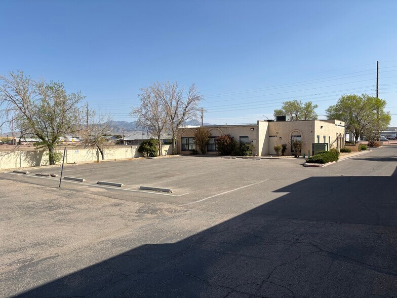 1755 Airway Ave, Kingman, AZ for lease - Building Photo - Image 3 of 20