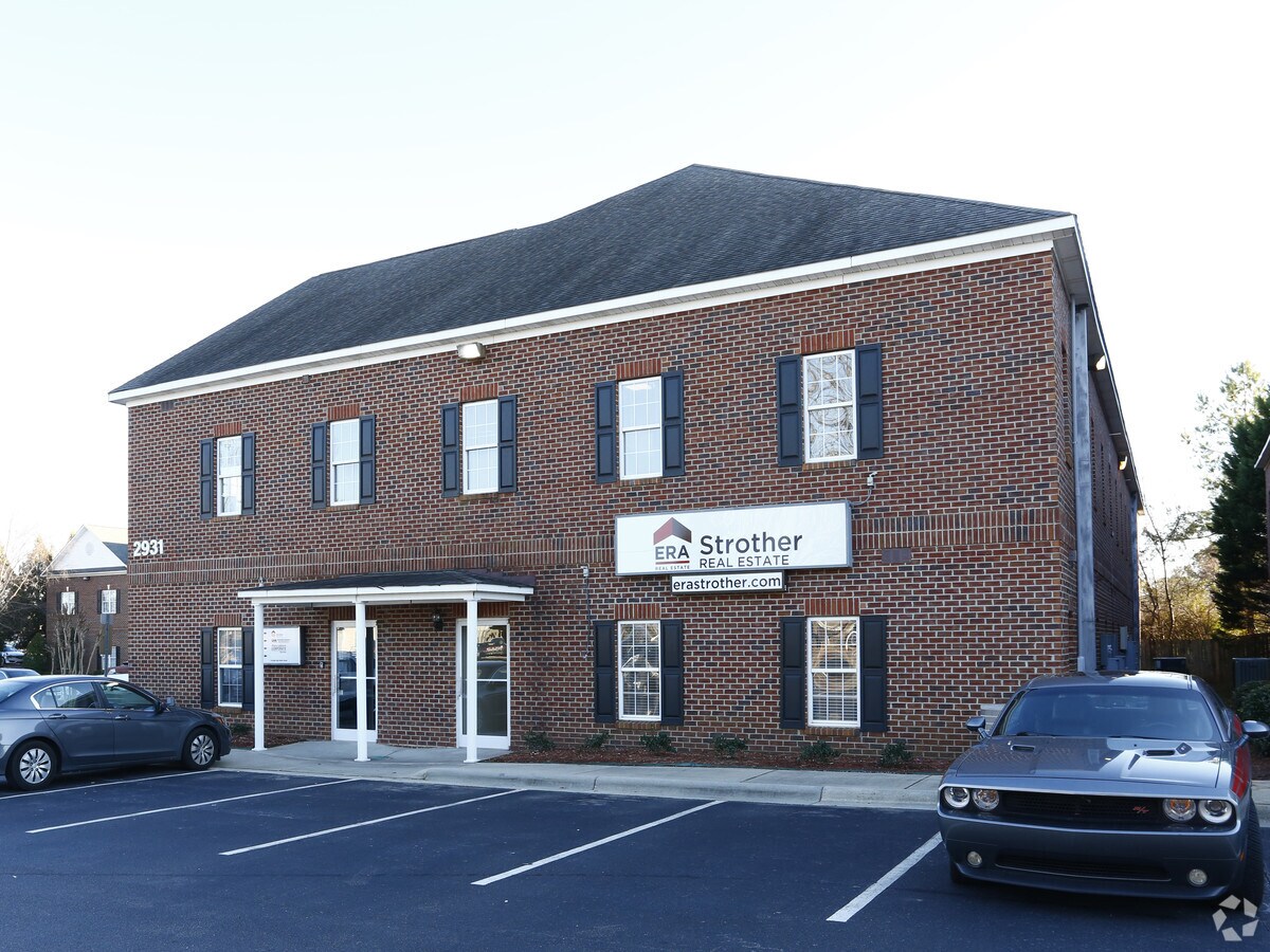 2931 Breezewood Ave, Fayetteville, NC 28303