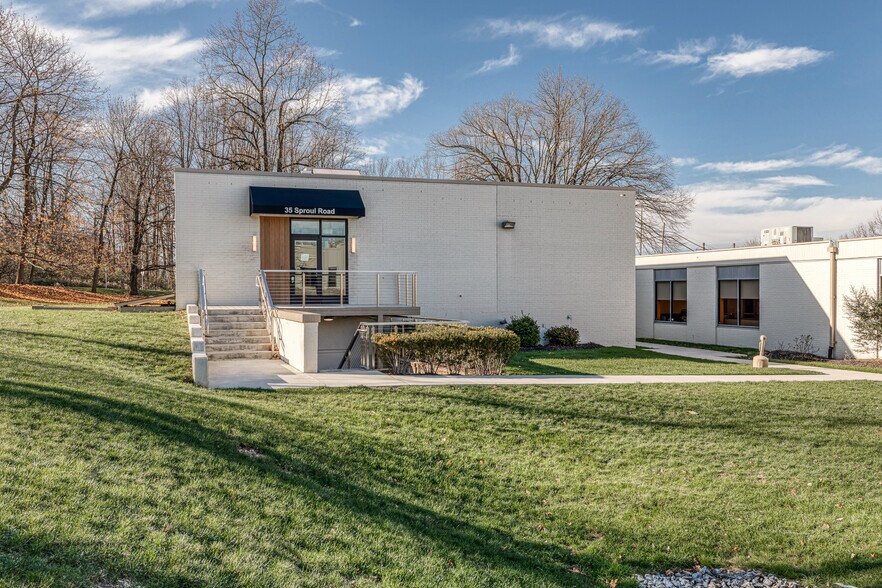 35 Sproul Rd, Malvern, PA for sale - Building Photo - Image 3 of 15
