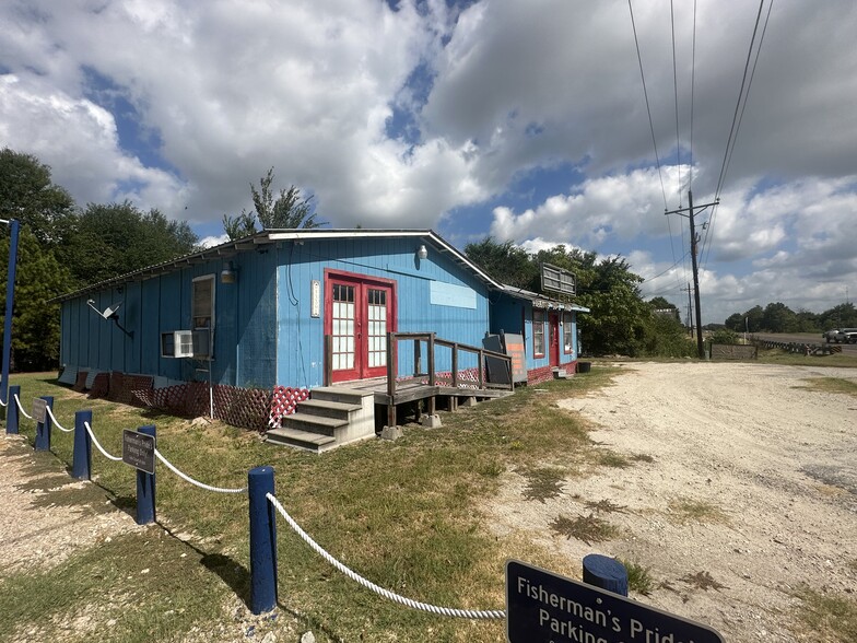 1816 Robb st, Trinity, TX for sale - Building Photo - Image 2 of 4