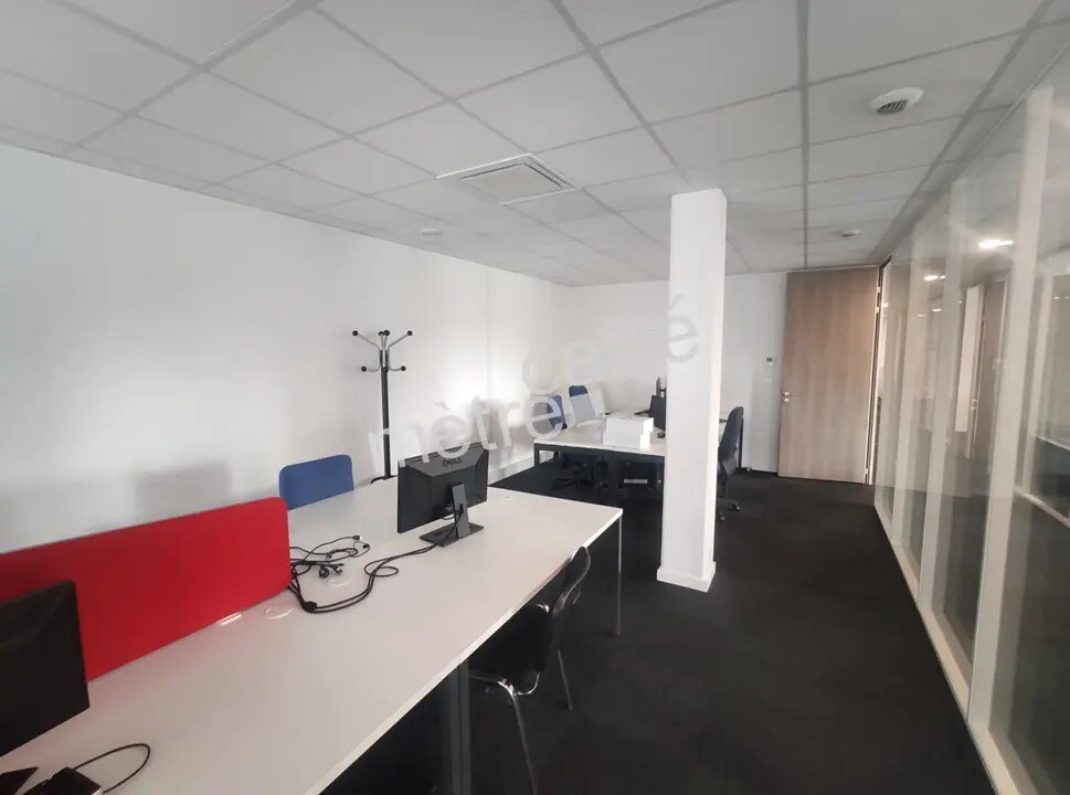 Office in Nantes for lease Interior Photo- Image 1 of 9
