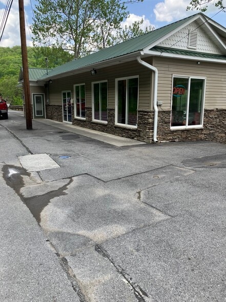 846 Hinton Bypass Byp, Hinton, WV for lease - Building Photo - Image 2 of 42