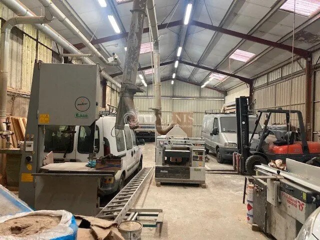 Office in NOTRE-DAME-DE-SANILHAC for lease - Building Photo - Image 3 of 7