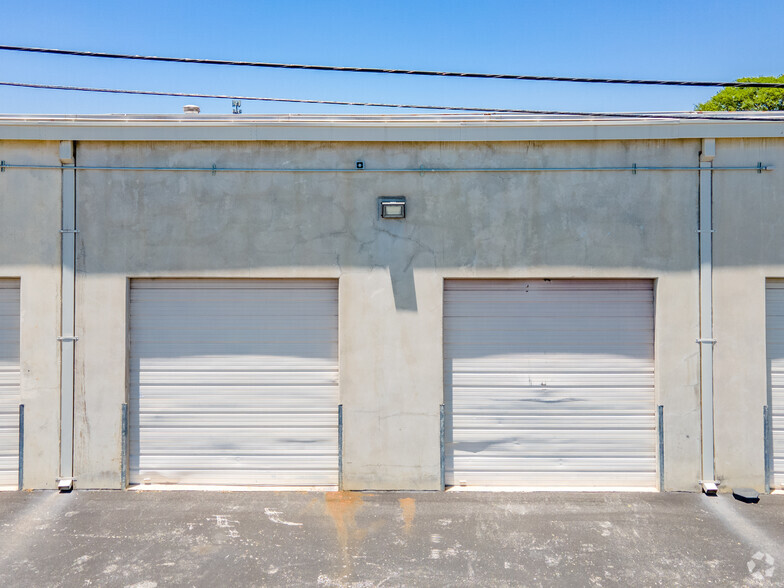 3453 IH-35 N, San Antonio, TX for lease - Building Photo - Image 3 of 3