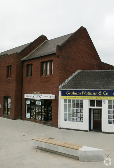 67 Derby St, Leek for lease - Primary Photo - Image 1 of 5