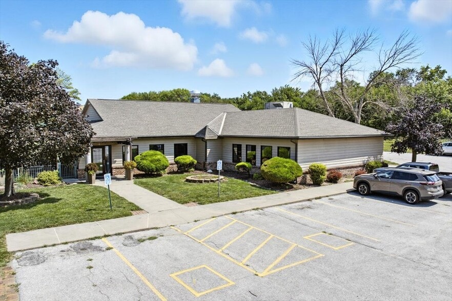 1207 S 35th St, Council Bluffs, IA for sale - Building Photo - Image 1 of 14