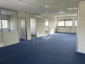 Office in Chilly-Mazarin for lease Interior Photo- Image 2 of 3