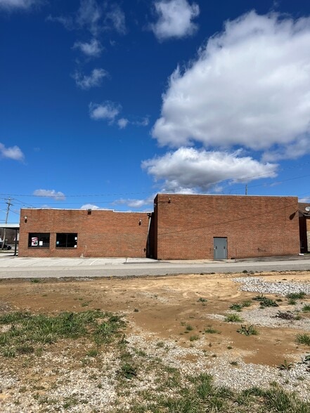 2501 1st Ave, Nitro, WV for sale - Building Photo - Image 2 of 5