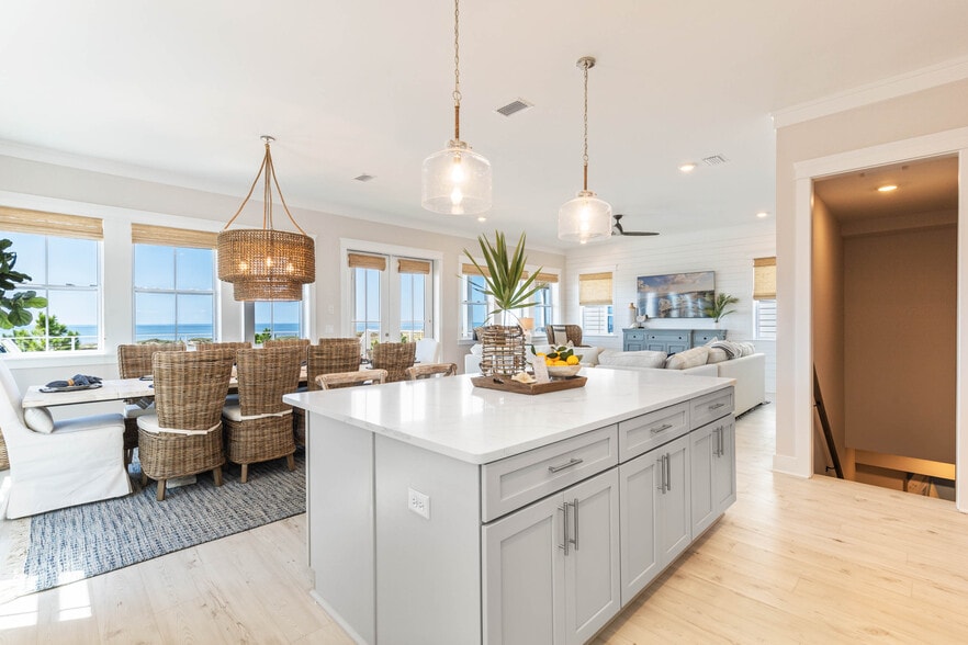 188 Las Brisas Ln, Port St Joe, FL for sale - Interior Photo - Image 3 of 52