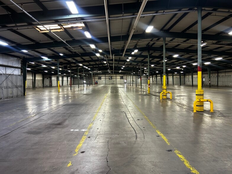 1801 Rutherford Rd, Greenville, SC for lease - Interior Photo - Image 2 of 7