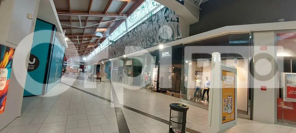 Retail in Nogent-sur-Oise for lease - Building Photo - Image 3 of 4