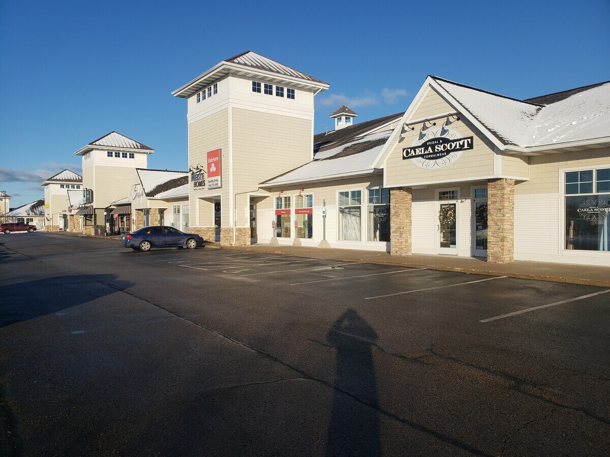 11539 E Lakewood Blvd, Holland, MI 49424