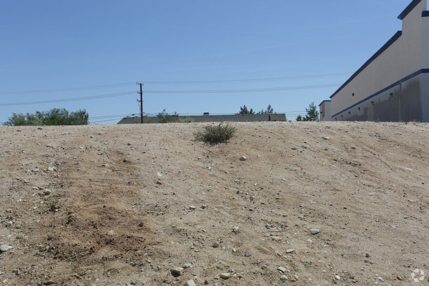 Bear Valley Rd, Hesperia, CA for sale - Primary Photo - Image 1 of 1