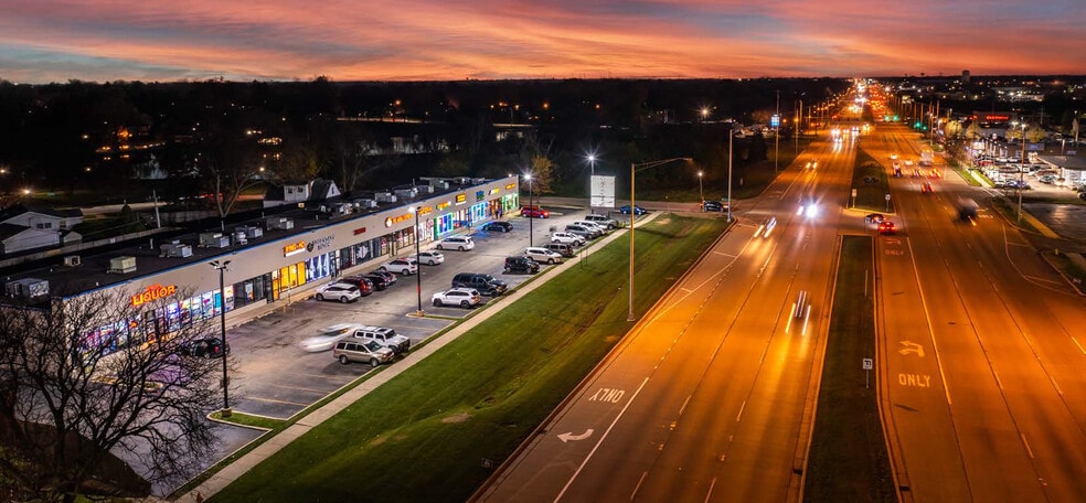 1011-1030 W North Ave, Villa Park, IL for lease - Building Photo - Image 2 of 4