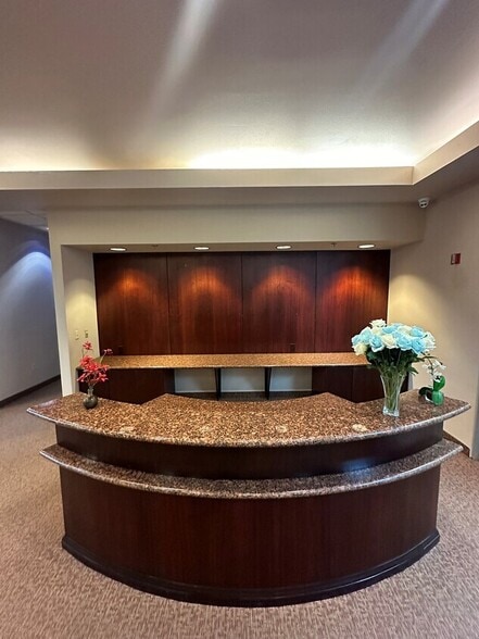 6085 W Twain Ave, Las Vegas, NV for lease - Interior Photo - Image 2 of 10