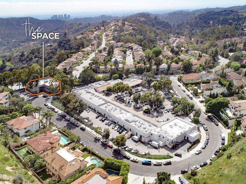 2980 N Beverly Glen Cir, Los Angeles, CA for lease - Building Photo - Image 2 of 9