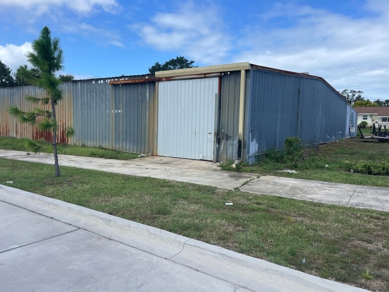 115 Whetzel St, Edgewater, FL for lease - Building Photo - Image 1 of 7