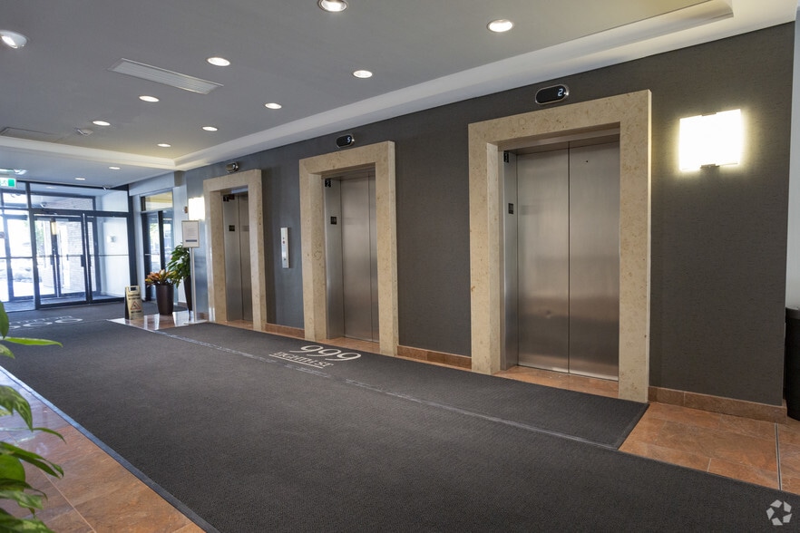 999 8th St SW, Calgary, AB for lease - Interior Photo - Image 1 of 10