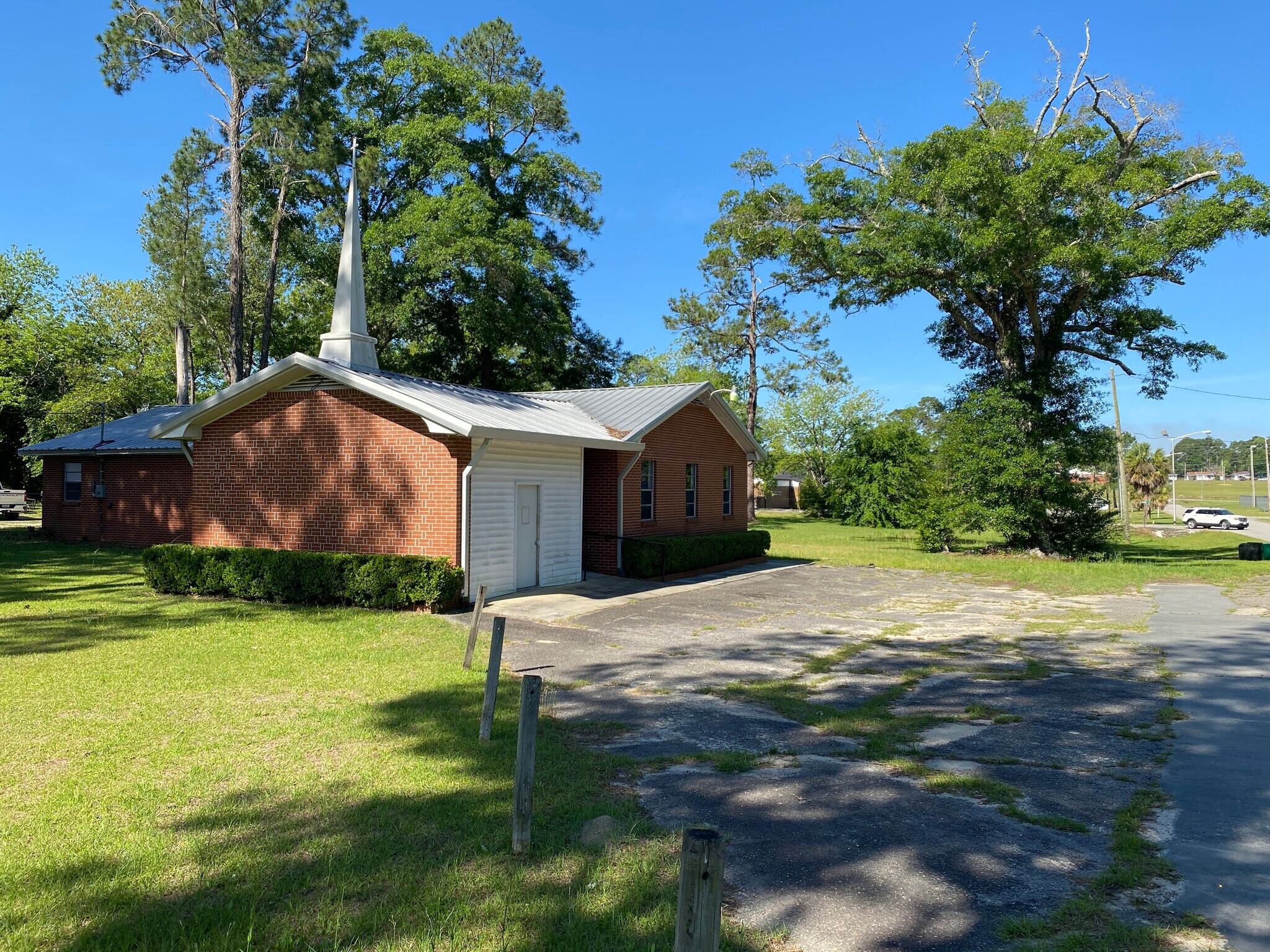 709 N Monroe St, Sylvester, GA 31791 First Assembly of God