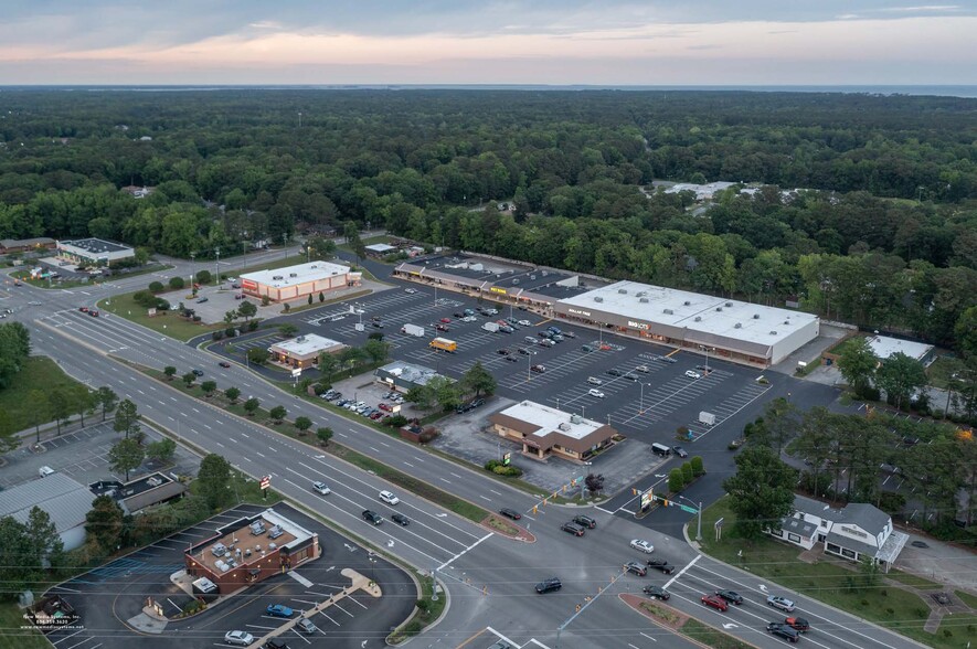 4318-4336 George Washington Mem Hwy, Yorktown, VA for lease - Building Photo - Image 1 of 9