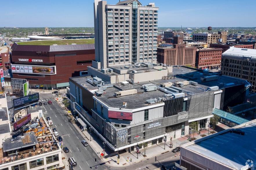 600 Hennepin Ave, Minneapolis, MN for lease - Building Photo - Image 2 of 11
