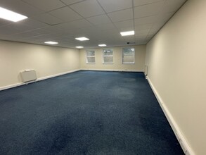 Loake Clos, Northampton for lease Interior Photo- Image 2 of 2