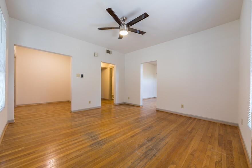 3110-3112 White Oak Dr, Houston, TX for lease - Interior Photo - Image 3 of 4