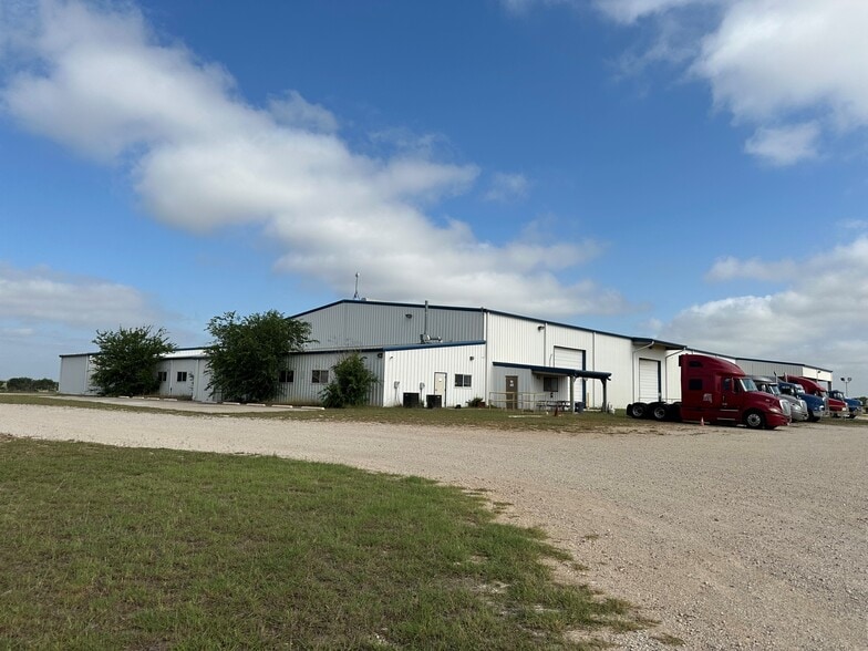 2995 County Road 430, Pleasanton, TX for sale - Building Photo - Image 1 of 12
