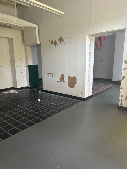 160 Riverside Blvd, New York, NY for lease - Building Photo - Image 3 of 15