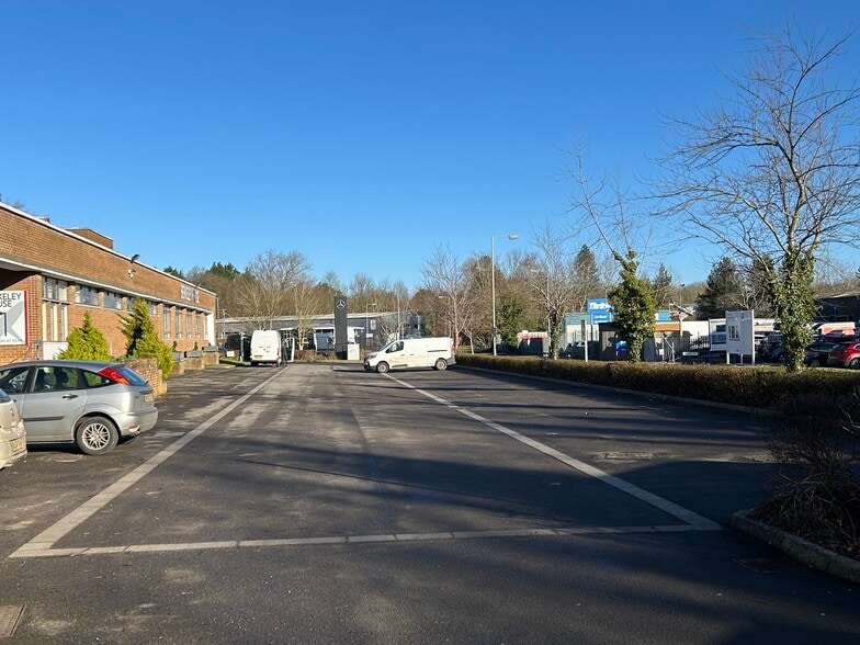 Hunts Rise, Swindon for lease - Other - Image 1 of 2